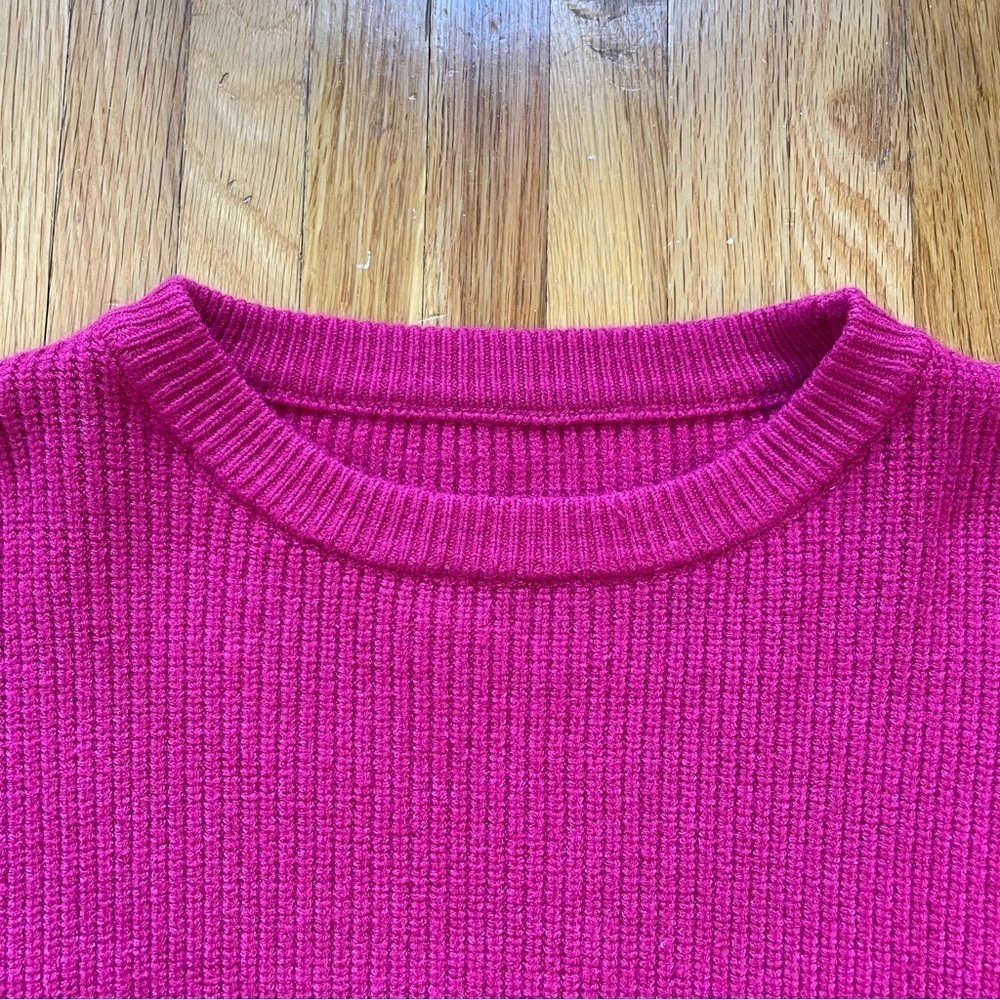 Women’s Hot Pink Knit Sweater Size Medium - Picture 6 of 7